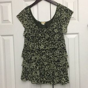 Wildcat 3Xgreen animal on/off shoulder top